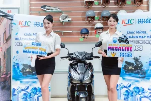 tặng xe air blade khách hàng may mắn